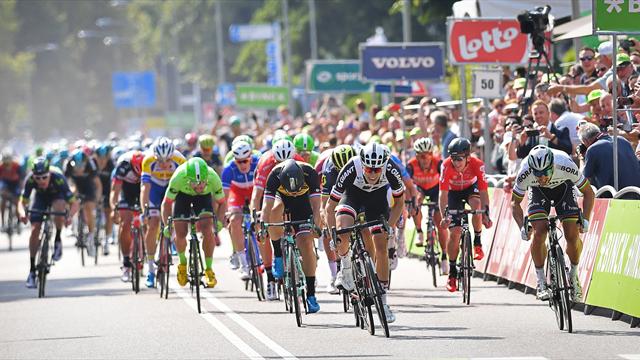 Victoria de Jasper Stuyven con Tom Dumoulin como ganador de la general Victoria de Jasper Stuyven con Tom Dumoulin como ganador de la general