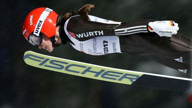 Skispringen: Sechswöchige Zwangspause für Olympiasiegerin Vogt