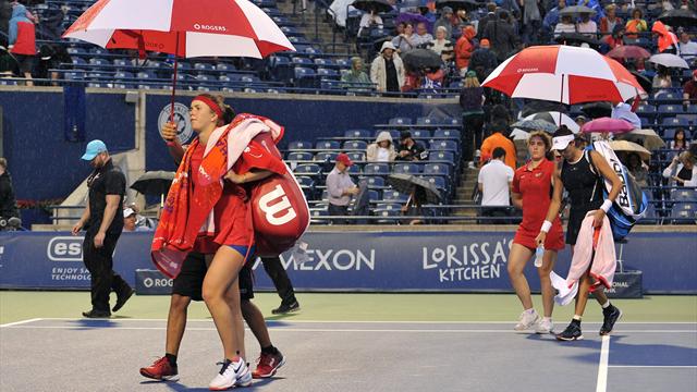 La lluvia obligó a suspender el partido de Muguruza tras la primera manga