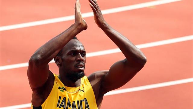 Bolt se pone el mono de trabajo para correr relevos por la mañana