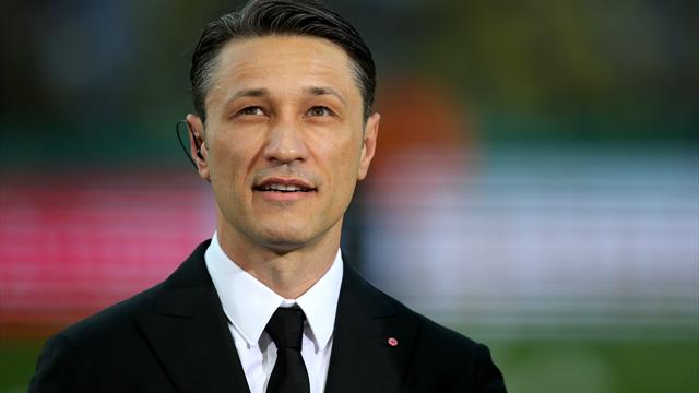 Pokalfinalist Frankfurt in Unterzahl weiter