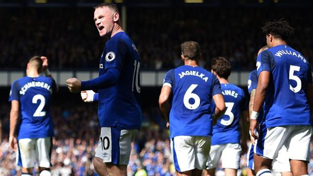 Rooney fa 199 in Premier League, avvio da incubo per De Boer: 0-3 in casa con l'Huddersfield