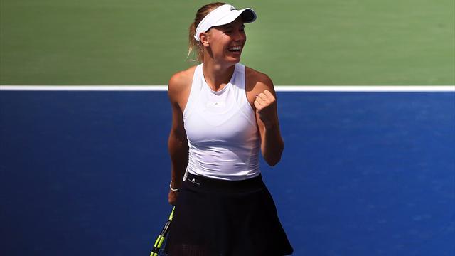 Wozniacki balaye Stephens et atteint la finale