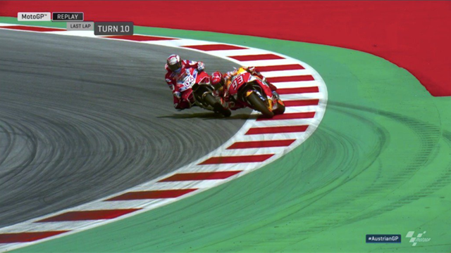 L'ultima curva della sfida mozzafiato tra Dovizioso e Marquez