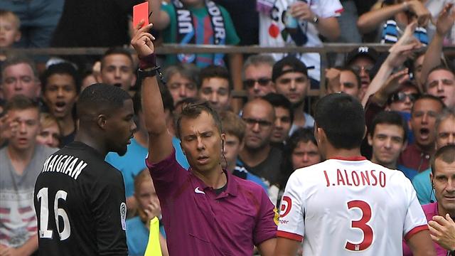 «Лилль» потерял вратаря, которого заменили 2 полевых игрока