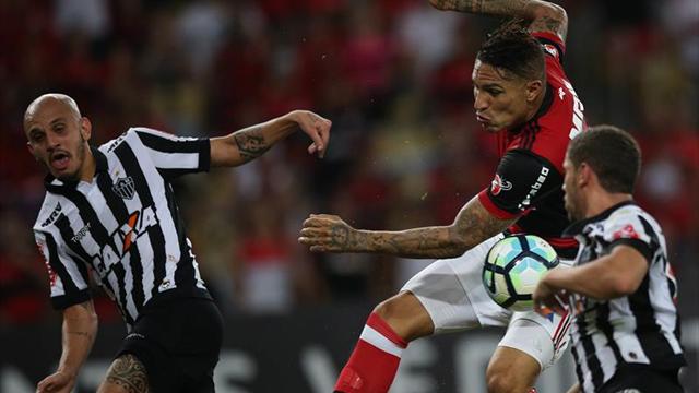 Gremio cae y da alas al Corinthians; Flamengo pierde con Rueda como testigo