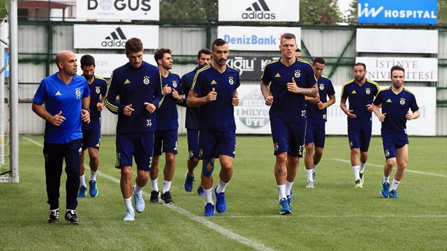 Fenerbahçe antrenmanında iki eksik