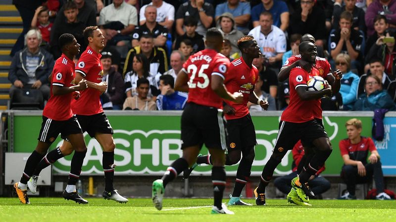 La joie des Mancuniens après le but d'Eric Bailly face à Swansea