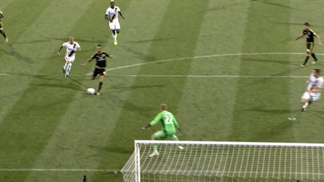 A 11 contre 10, Columbus a raté deux penalties mais l'a quand même emporté A 11 contre 10, Columbus a raté deux penalties mais l'a quand même emporté