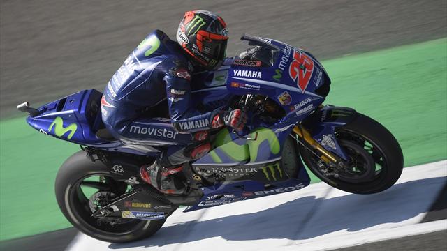Viñales rovina la festa di Dovizioso! Marquez cade nel finale ed è terzo
