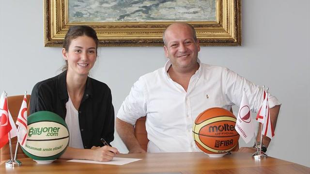 Olcay Çakır bir sezon daha Yakın Doğu Üniversitesi'nde