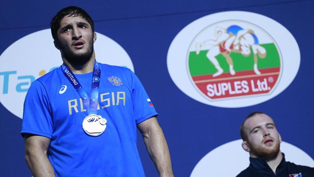 Садулаев проиграл финал чемпионата мира потерпев первое поражение в карьере