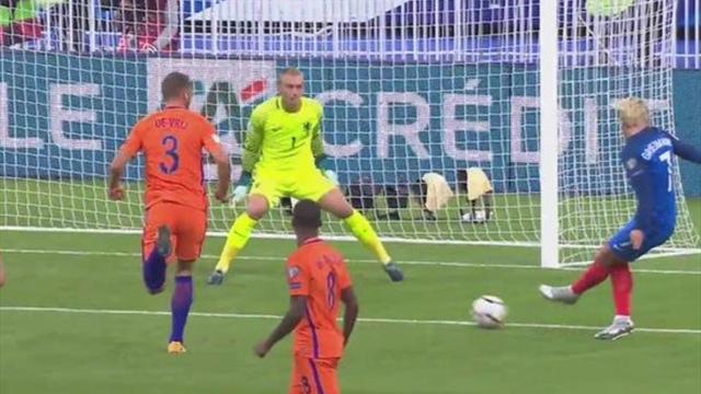 Un une-deux avec Giroud et Griezmann a mystifié la défense des Pays-Bas