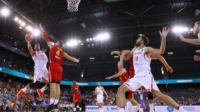 99-60. El campeón saca músculo en un debut tranquilo