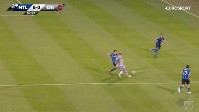Böses Foul an Schweinsteiger - Rot vom Video-Schiri! Böses Foul an Schweinsteiger - Rot vom Video-Schiri!