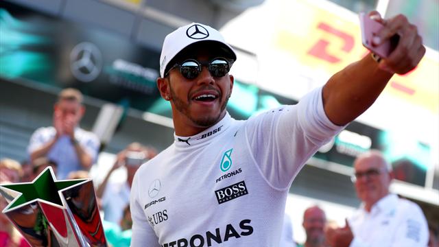 Hamilton scrive la storia nel tempio della velocità. Ferrari, il peggio è passato