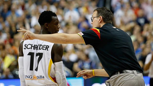 Scattano i quarti: la Germania di Schroder affronta la Spagna, Slovenia-Lettonia da showtime