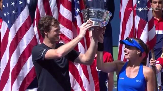 Hingis and Murray lift mixed doubles trophy Hingis and Murray lift mixed doubles trophy