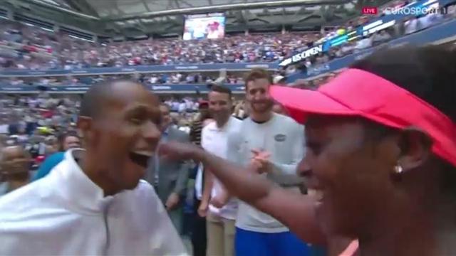 Große Emotionen: Stephens jubelt mit ihrem Team Große Emotionen: Stephens jubelt mit ihrem Team