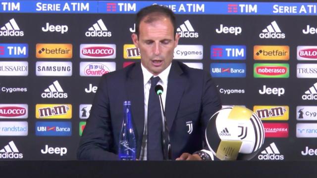 Allegri : "Douglas Costa a besoin de temps" Allegri : "Douglas Costa a besoin de temps"