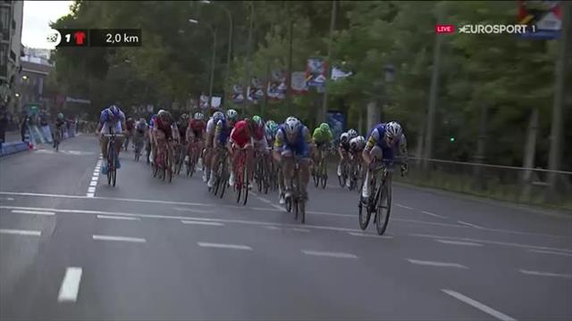 L'arrivée de la 21e étape : Trentin s'offre la der et Froome le maillot... vert ! L'arrivée de la 21e étape : Trentin s'offre la der et Froome le maillot... vert !