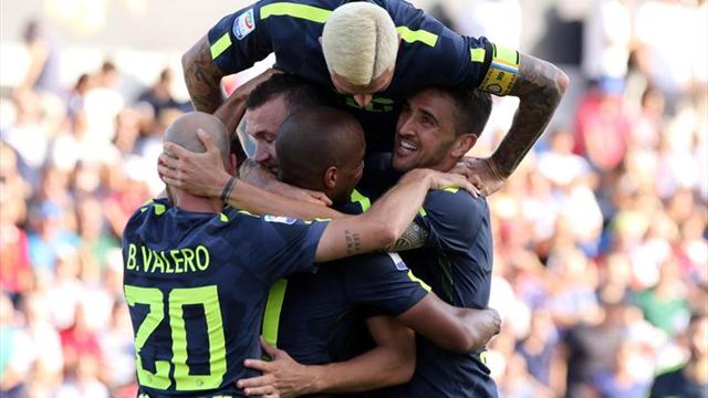 El Inter sufre, pero gana 2-0 en Crotone y se hace con el liderato en Italia
