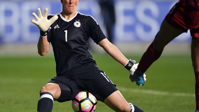 Torhüterin Schult verlässt DFB-Camp - Weiß nachnominiert