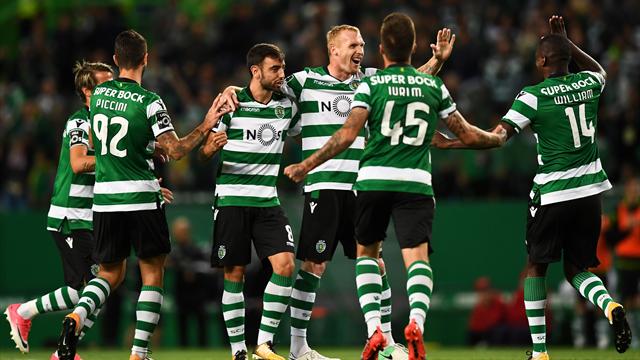 Pendant ce temps, Jérémy Mathieu claque un coup franc magnifique avec le Sporting