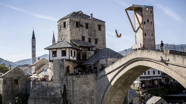 World Series grandi altezze: Hunt e Carlton vincono dal suggestivo ponte di Mostar