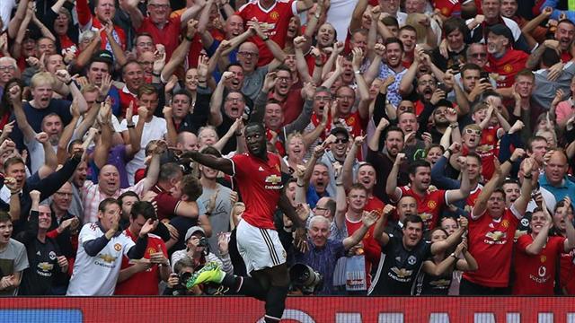 El Manchester United golea al Everton y da caza al City