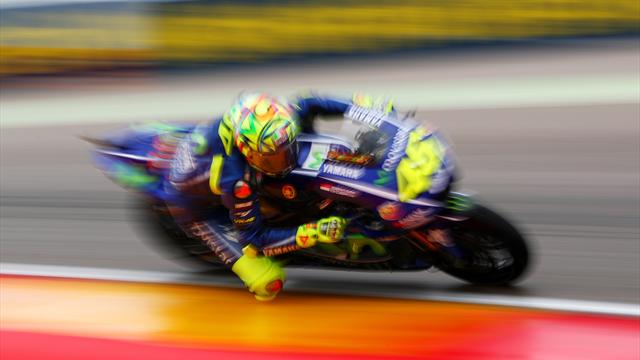 Rossi: Comeback mit Daumenbremse