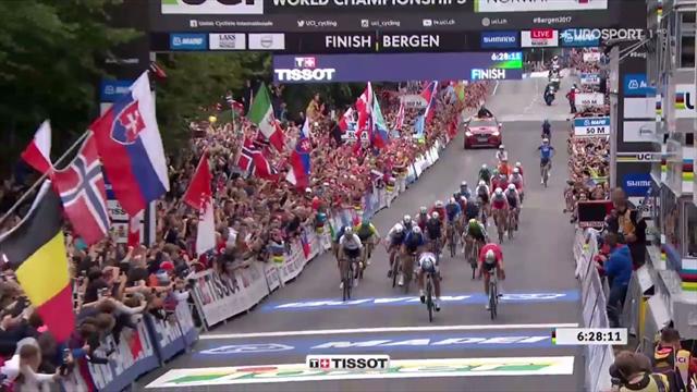 Sagan nella leggenda! Campione del mondo per la terza volta di fila Sagan nella leggenda! Campione del mondo per la terza volta di fila