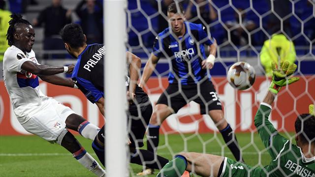 Crochet, accélération, centre au cordeau : Fekir a offert l’ouverture du score à Traoré