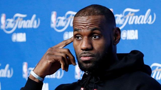 La lesión de James y la adaptación de Wade, dos desafíos para los Cavaliers