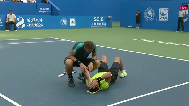 Heartbreaking scenes as tearful Baghdatis retires hurt Heartbreaking scenes as tearful Baghdatis retires hurt