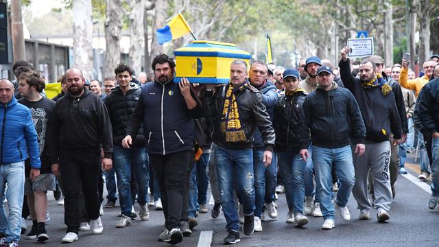 08:51 | Caos Modena, i tifosi fanno il funerale 08:51 | Caos Modena, i tifosi fanno il funerale
