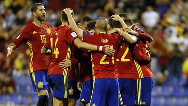 3-0. España se exhibe y certifica su billete para el Mundial