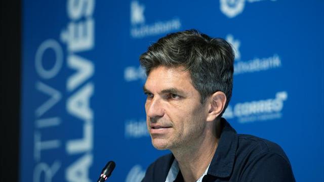 El Alavés dice que ha pagado "íntegramente" a Pellegrino, que reclama una prima