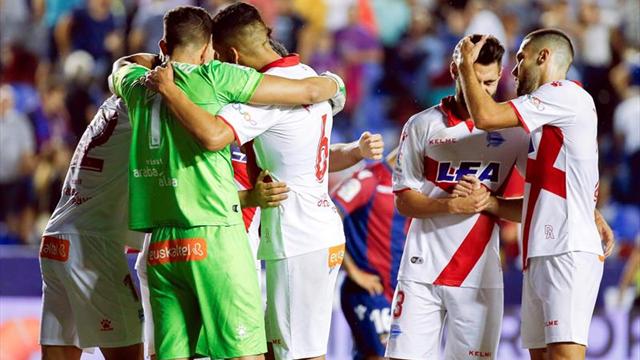 Un mejorado Alavés recibe a una irregular Real Sociedad en su primer derbi