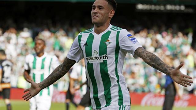 Betis vence 2-0 al Alavés; Guardado jugó todo el partido