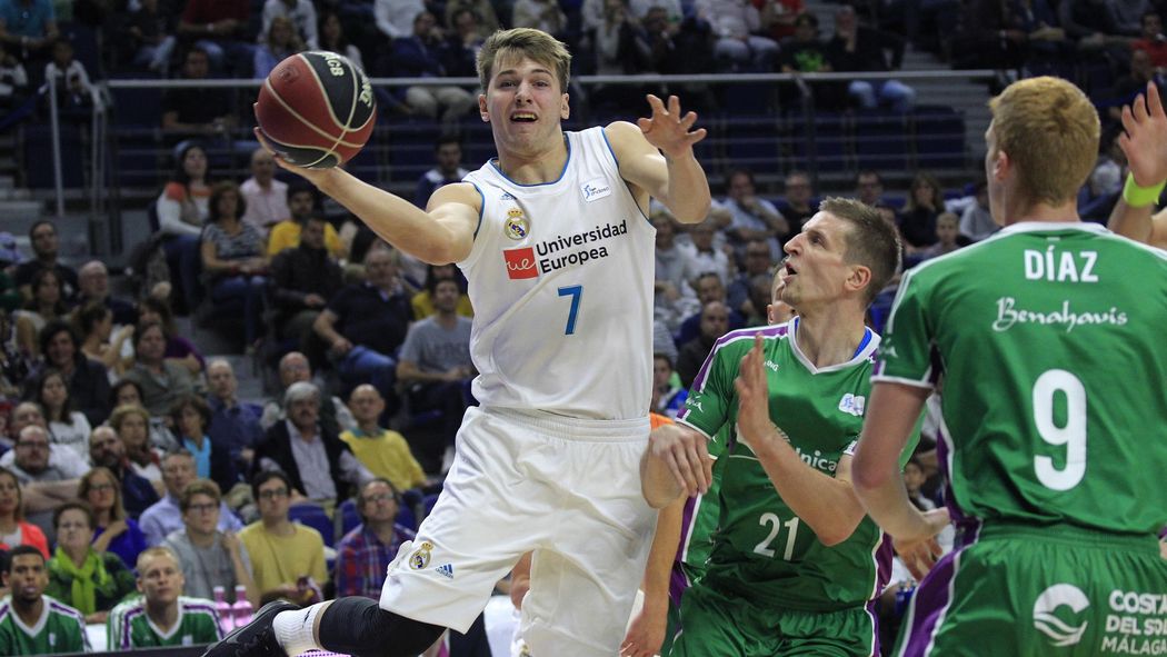 Real Madrid y Montakit Fuenlabrada siguen mano a mano. Por abajo 3 equipos sin victorias Real Madrid y Montakit Fuenlabrada siguen mano a mano. Por abajo 3 equipos sin victorias