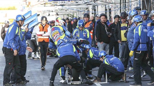 Le Team SRC Kawasaki contrôle le warm up