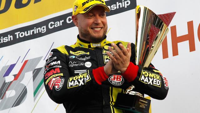 El héroe del WTCC, Rob Huff, recibe el apoyo de sus fans