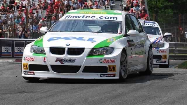 Course 2 : victoire de Farfus