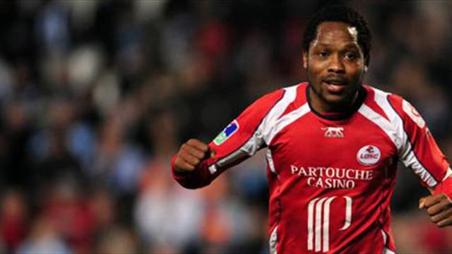 Makoun à Lyon, Perrin s'en va