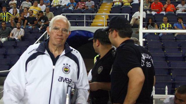 Aragonés, más en la cuerda floja