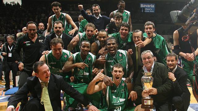 Da Napoli ad Avellino e Sassari: le grandi imprese della Coppa Italia Da Napoli ad Avellino e Sassari: le grandi imprese della Coppa Italia