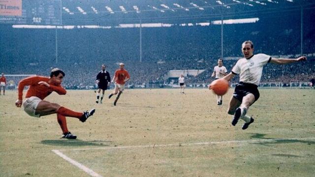 Svelata la verità sul gol fantasma di Hurst: era rete!