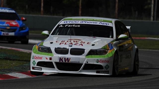 Farfus se faufile en pole