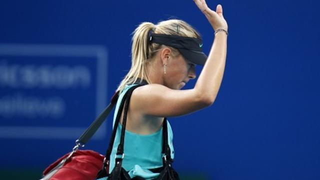 Sharapova poussée vers la sortie